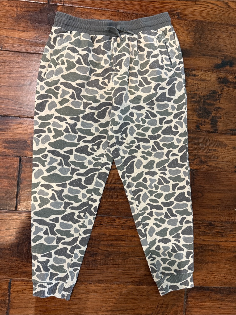 BURLEBO Gray & White Camo Kids Joggers YXL 14/16